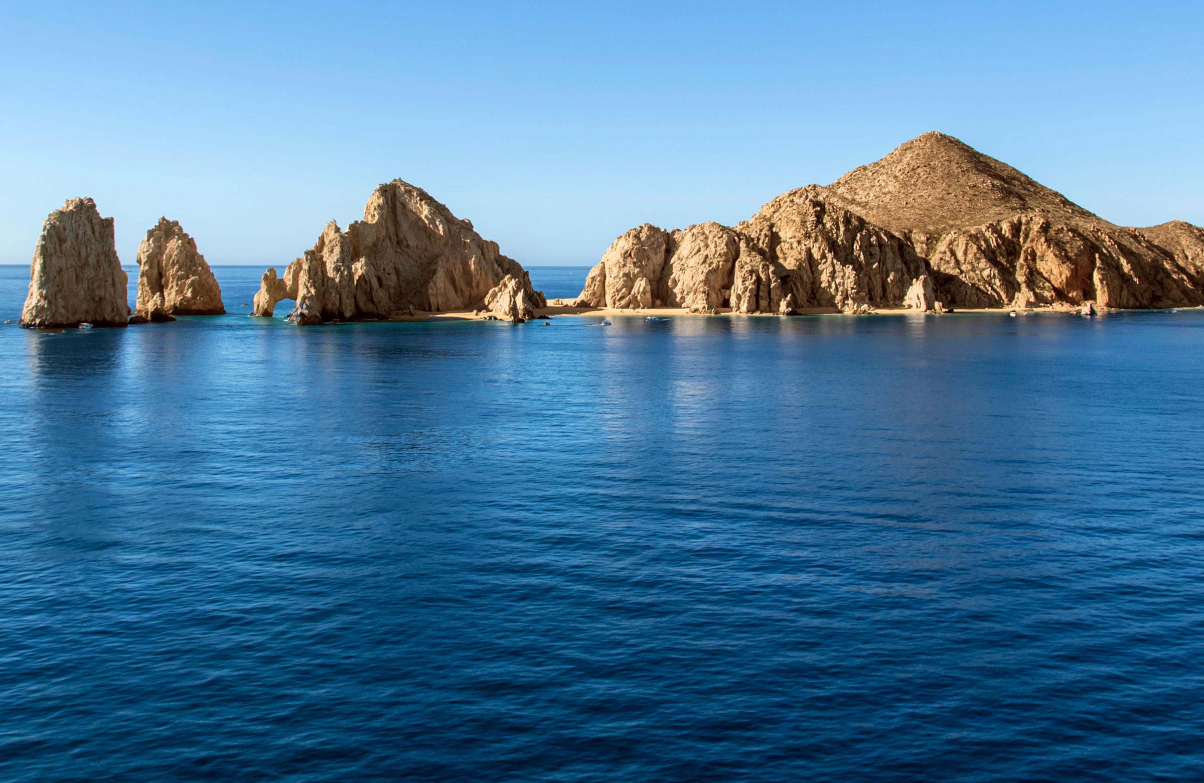 Cabo San Lucas Webcam - Beach, Bars, and Pools